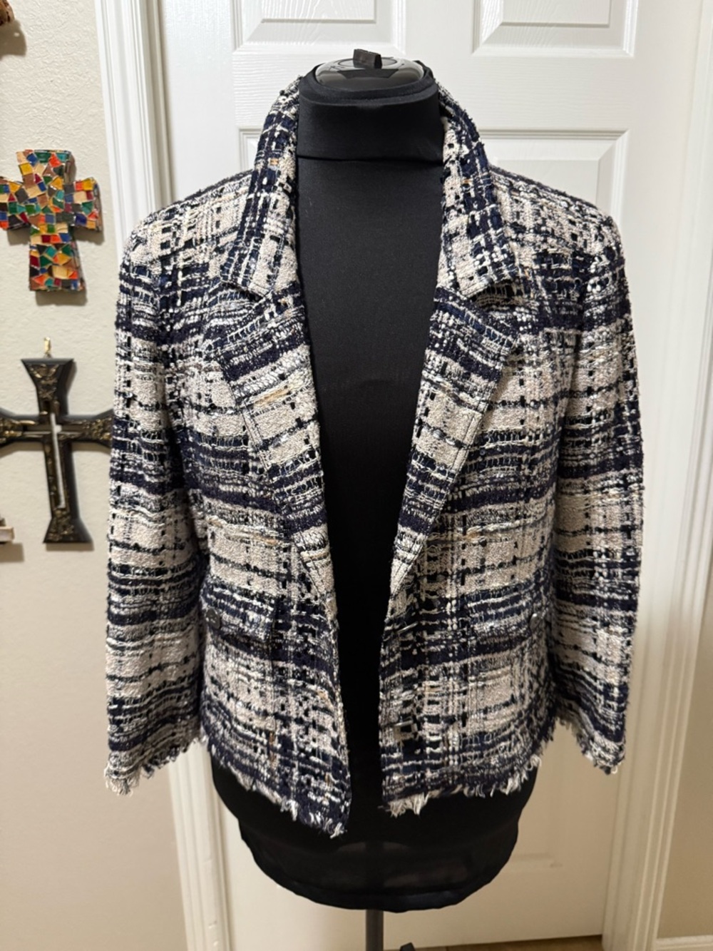 CHANEL ICONIC TWEED JACKET - Picture 7 of 11